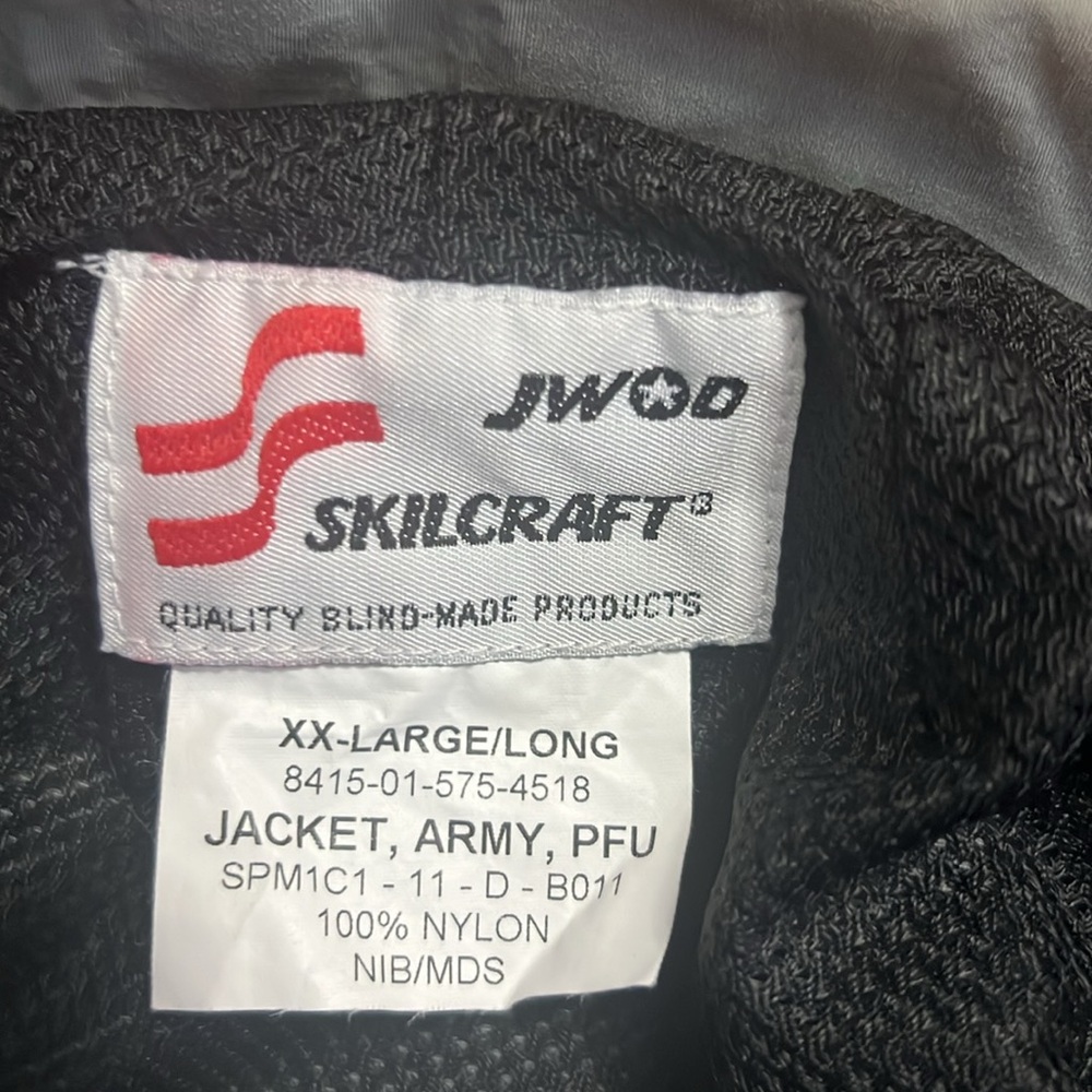 Two Old school Army PT Jackets, Sizes are XL and XXL - Picture 5 of 6